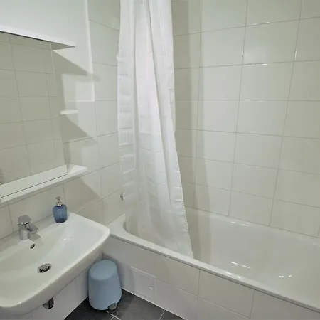 Working & Longstay Dd * Düsseldorf